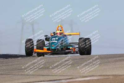 media/Oct-26-2025-CalClub SCCA (Sun) [[8ce1e69566]]/Group 3/Grapevine/